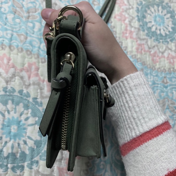 NWOT Soft Green Leather Crossbody - Picture 5 of 9